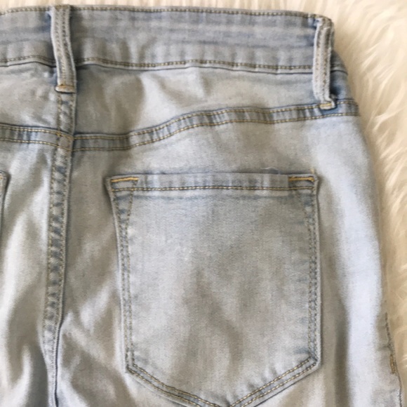 Mid Rise Jeans 👖💙 - Picture 8 of 8